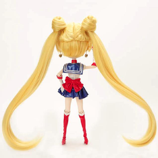 Illustration for article titled That's One Giant Sailor Moon Head